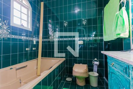 Casa à venda com 340m², 4 quartos e 3 vagasBanheiro da Suíte