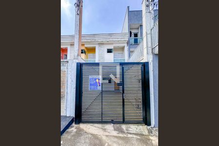 Casa à venda com 107m², 3 quartos e 2 vagasFachada