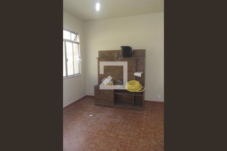 Sala de casa para alugar com 2 quartos, 70m² em Pilares, Rio de Janeiro