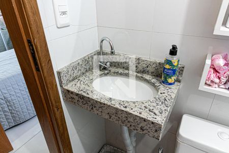 Casa de condomínio à venda com 78m², 3 quartos e 1 vaga Casa de condomínio à venda com 78m², 3 quartos e 1 vagaBanheiro da Suíte 2