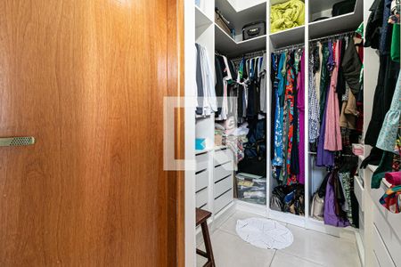 Casa de condomínio à venda com 78m², 3 quartos e 1 vaga Casa de condomínio à venda com 78m², 3 quartos e 1 vagaQuarto / Closet