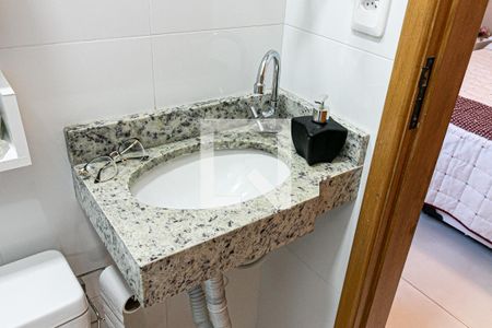 Casa de condomínio à venda com 78m², 3 quartos e 1 vaga Casa de condomínio à venda com 78m², 3 quartos e 1 vagaBanheiro da Suíte 3