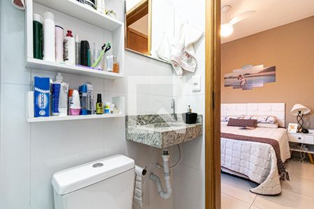 Casa de condomínio à venda com 78m², 3 quartos e 1 vaga Casa de condomínio à venda com 78m², 3 quartos e 1 vagaBanheiro da Suíte 3