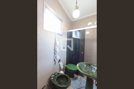 Casa à venda com 440m², 5 quartos e 3 vagasBanheiro da Suíte 1