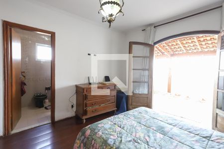 Casa à venda com 440m², 5 quartos e 3 vagasSuíte 1