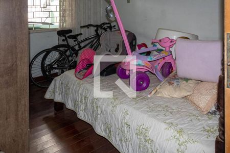 Casa à venda com 180m², 4 quartos e 2 vagas Casa à venda com 180m², 4 quartos e 2 vagasQuarto 4