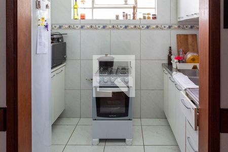 Casa à venda com 180m², 4 quartos e 2 vagas Casa à venda com 180m², 4 quartos e 2 vagasCozinha