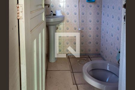 Casa à venda com 180m², 4 quartos e 2 vagas Casa à venda com 180m², 4 quartos e 2 vagasBanheiro Churrasqueira