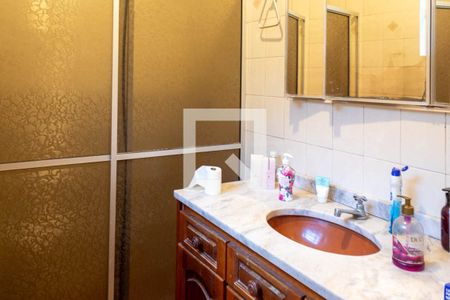 Casa à venda com 180m², 4 quartos e 2 vagas Casa à venda com 180m², 4 quartos e 2 vagasBanheiro 2