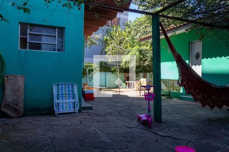 Casa à venda com 180m², 4 quartos e 2 vagas Casa à venda com 180m², 4 quartos e 2 vagasPátio dos fundos