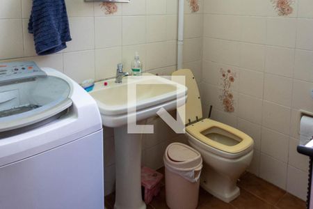 Casa à venda com 180m², 4 quartos e 2 vagas Casa à venda com 180m², 4 quartos e 2 vagasBanheiro 1