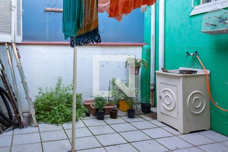 Casa à venda com 180m², 4 quartos e 2 vagas Casa à venda com 180m², 4 quartos e 2 vagasÁrea de Serviço e Luz