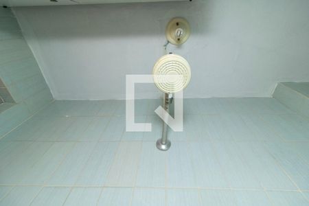 Apartamento para alugar com 56m², 1 quarto e 1 vaga Apartamento para alugar com 56m², 1 quarto e 1 vagaDetalhe do Banheiro de Serviço