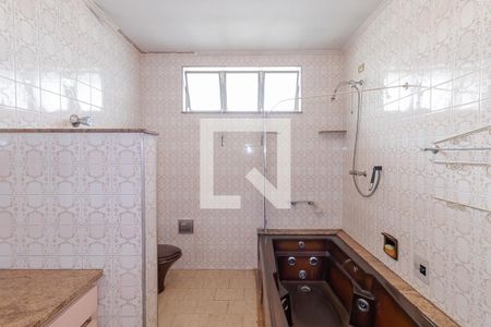 Casa à venda com 295m², 4 quartos e 5 vagasBanheiro da Suíte 1