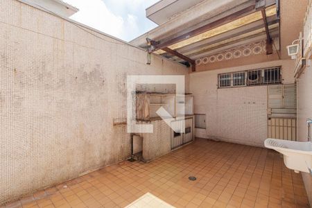 Casa à venda com 295m², 4 quartos e 5 vagasQuintal