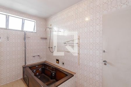 Casa à venda com 295m², 4 quartos e 5 vagasBanheiro da Suíte 1