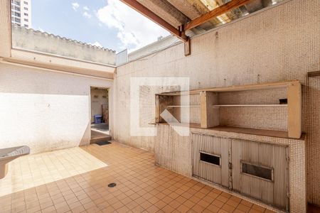 Casa à venda com 295m², 4 quartos e 5 vagasQuintal