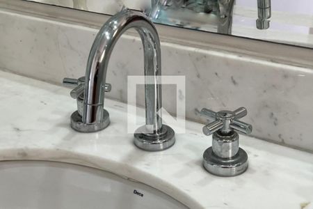 Apartamento à venda com 158m², 3 quartos e 3 vagasBanheiro da Suíte 2