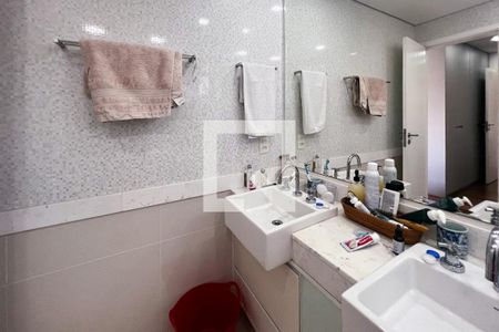 Apartamento à venda com 158m², 3 quartos e 3 vagasBanheiro da Suíte 3