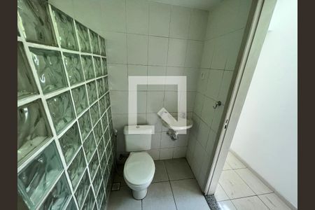 Casa à venda com 340m², 2 quartos e sem vagaBanheiro