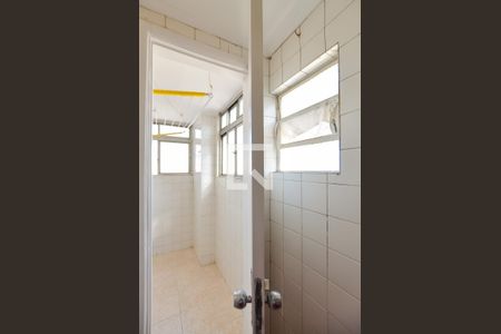 Apartamento para alugar com 73m², 2 quartos e sem vaga Apartamento para alugar com 73m², 2 quartos e sem vagaBanheiro de serviço