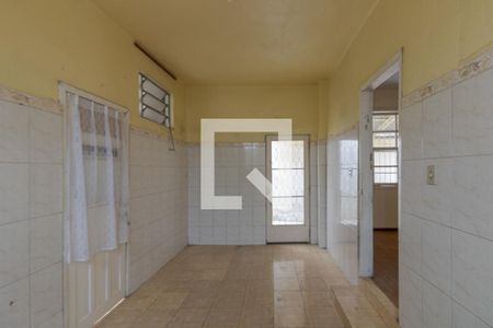 Casa à venda com 124m², 2 quartos e 2 vagasCozinha e Área de Serviço