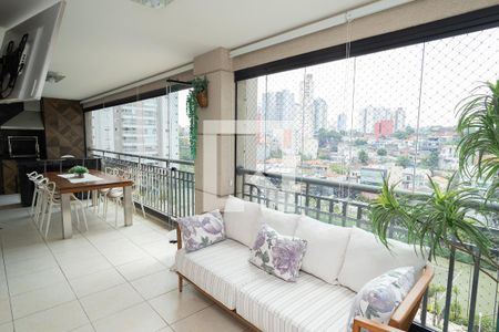 Apartamento à venda com 182m², 4 quartos e 3 vagas Apartamento à venda com 182m², 4 quartos e 3 vagasSacada