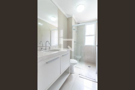 Apartamento à venda com 130m², 3 quartos e 3 vagasSuíte 1 - banheiro