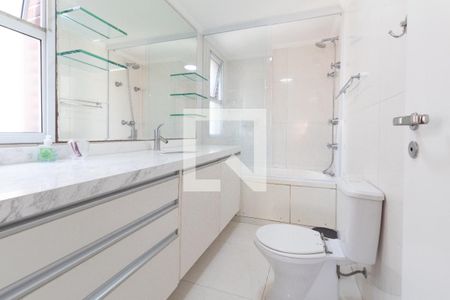 Apartamento à venda com 130m², 3 quartos e 3 vagasSuíte 2 - banheiro