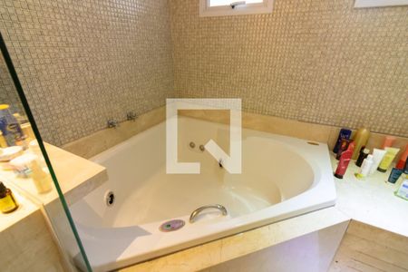 Apartamento à venda com 288m², 4 quartos e 4 vagasSuíte 1, banheiro