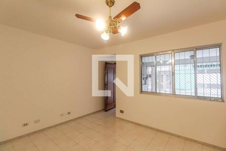 Casa para alugar com 100m², 2 quartos e 2 vagasSala
