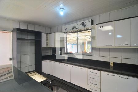 Casa para alugar com 200m², 2 quartos e 3 vagasCozinha