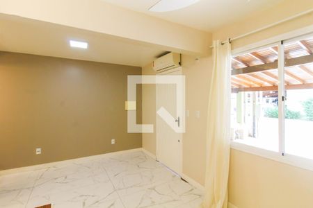 Sala de casa de condomínio à venda com 2 quartos, 130m² em Igara, Canoas
