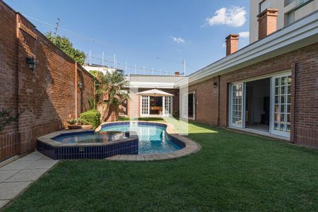 Casa à venda com 729m², 4 quartos e 6 vagasÁrea comum - Piscina