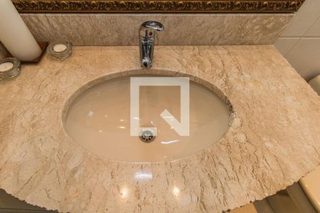 Casa à venda com 729m², 4 quartos e 6 vagasBanheiro da Suíte 2