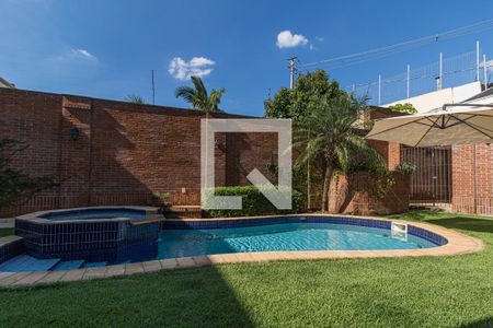 Casa à venda com 729m², 4 quartos e 6 vagasPiscina