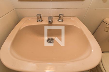 Casa à venda com 729m², 4 quartos e 6 vagasBanheiro de serviço