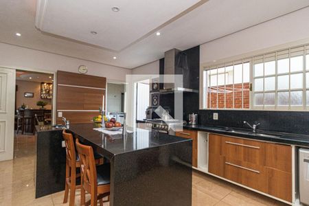 Casa à venda com 729m², 4 quartos e 6 vagasCozinha