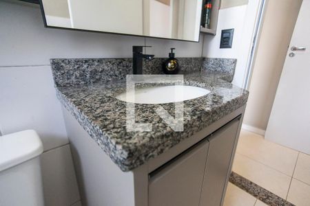 Apartamento para alugar com 60m², 2 quartos e 1 vaga Apartamento para alugar com 60m², 2 quartos e 1 vagaBanheiro da Suite