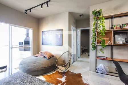 Sala de apartamento para alugar com 2 quartos, 60m² em Jardim Holanda, Uberlândia