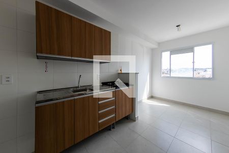 Sala / Cozinha de apartamento para alugar com 1 quarto, 28m² em Vila Ema, São Paulo