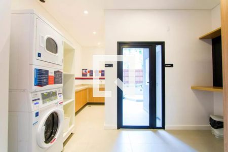 Studio à venda com 43m², 1 quarto e 1 vaga Studio à venda com 43m², 1 quarto e 1 vagaÁrea comum - Lavanderia