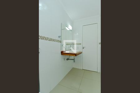 Lavabo de casa para alugar com 3 quartos, 120m² em Jardim Santa Mena, Guarulhos