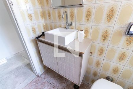 Casa à venda com 200m², 4 quartos e 4 vagasBanheiro 2