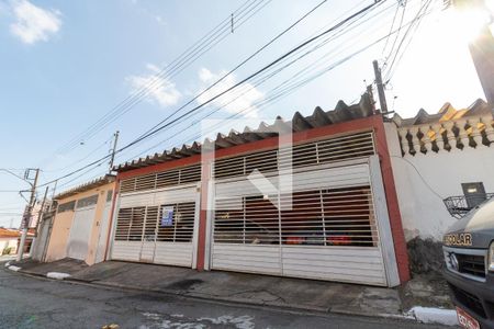 Casa à venda com 200m², 4 quartos e 4 vagasFachada