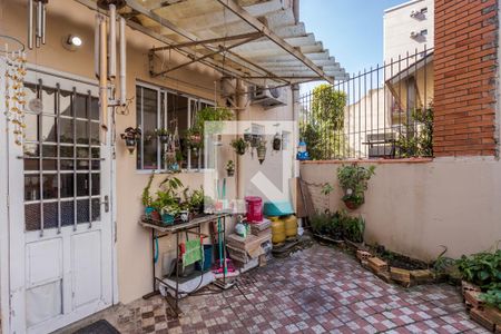 Apartamento à venda com 70m², 2 quartos e sem vagaÁrea externa