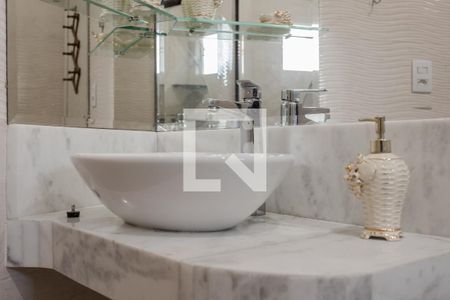 Banheiro da Suíte de apartamento à venda com 2 quartos, 70m² em Petrópolis, Porto Alegre