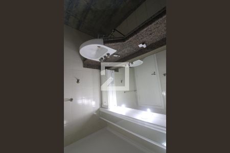 Apartamento à venda com 140m², 3 quartos e 2 vagasBanheiro Quarto 1 