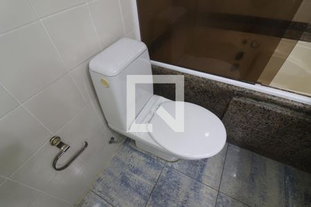 Apartamento à venda com 140m², 3 quartos e 2 vagasBanheiro Quarto 1 