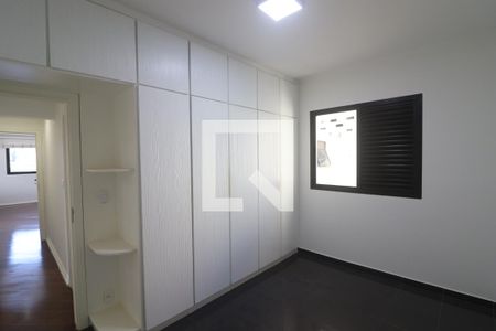 Apartamento à venda com 140m², 3 quartos e 2 vagasQuarto 3